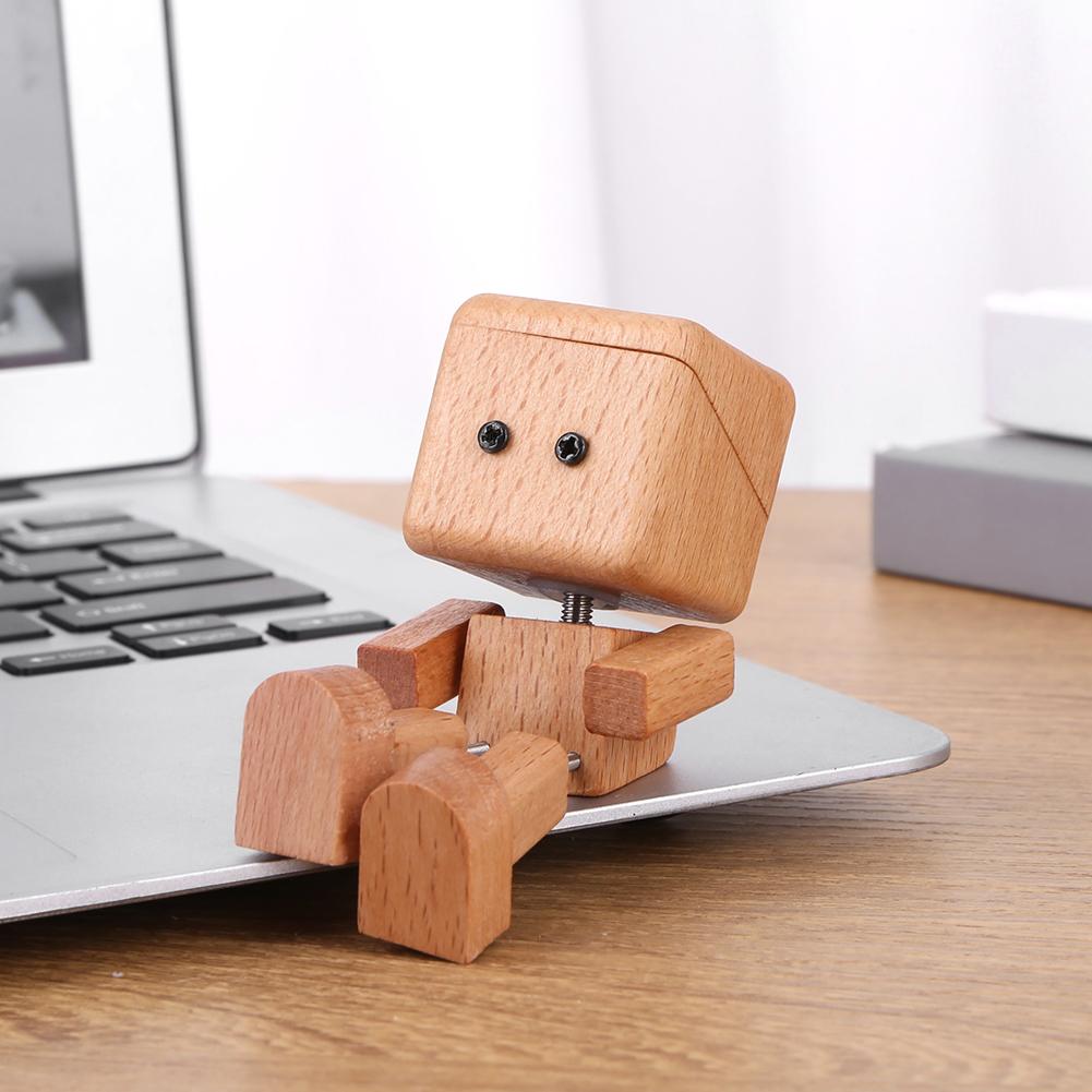 Ristende Tremann Figur Bilpynt Små Ornamenter Ben-svingende Robotfigur Søt Tremann Bil God Kreative Gaver