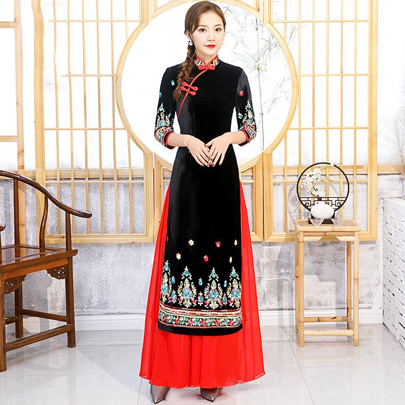Golden velvet cheongsam performance clothes large size middle-aged and elderly female mother Aodai cheongsam new long catwalk cheongsam