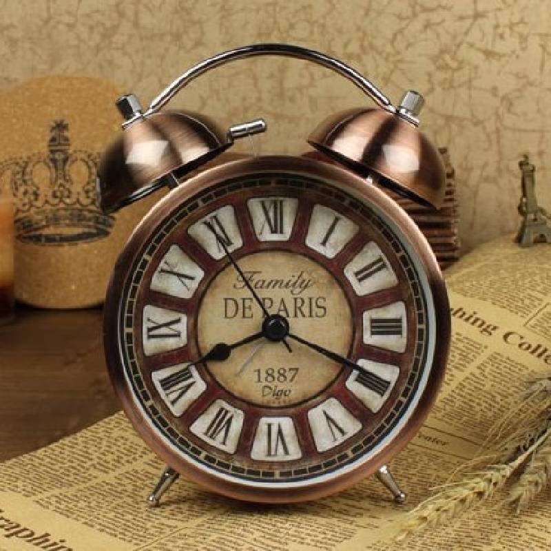 Sveglia Vintage in Metallo con Luce Notturna per Arredamento Casa e Uso in Camera da Letto