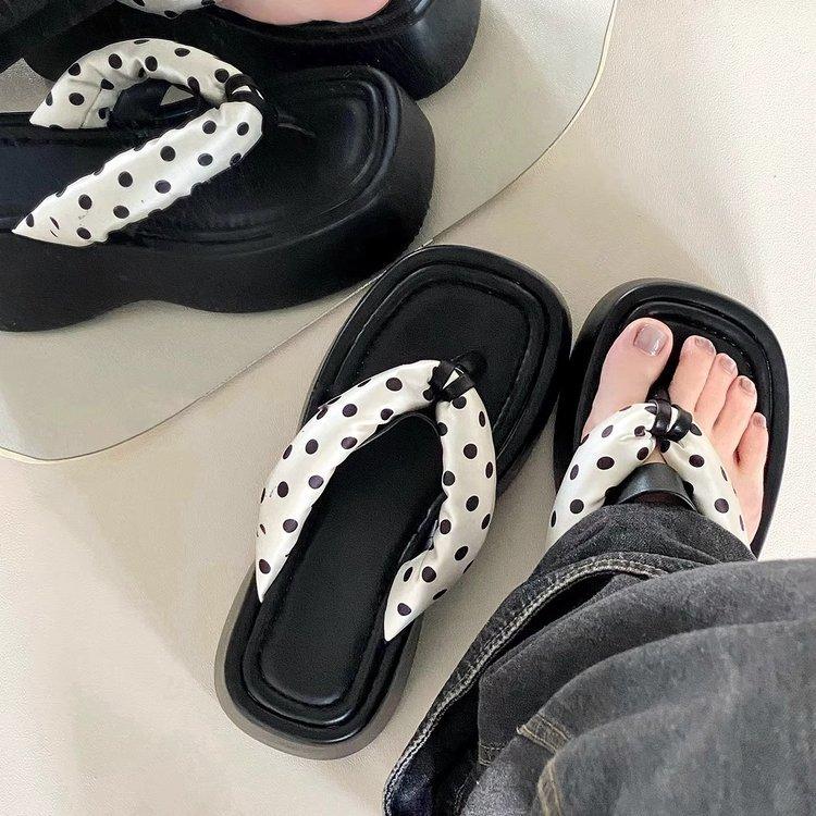 

[youshilai] Muffin thick-bottomed wedge slippers 2025 new small retro leopard print flip-flops 40