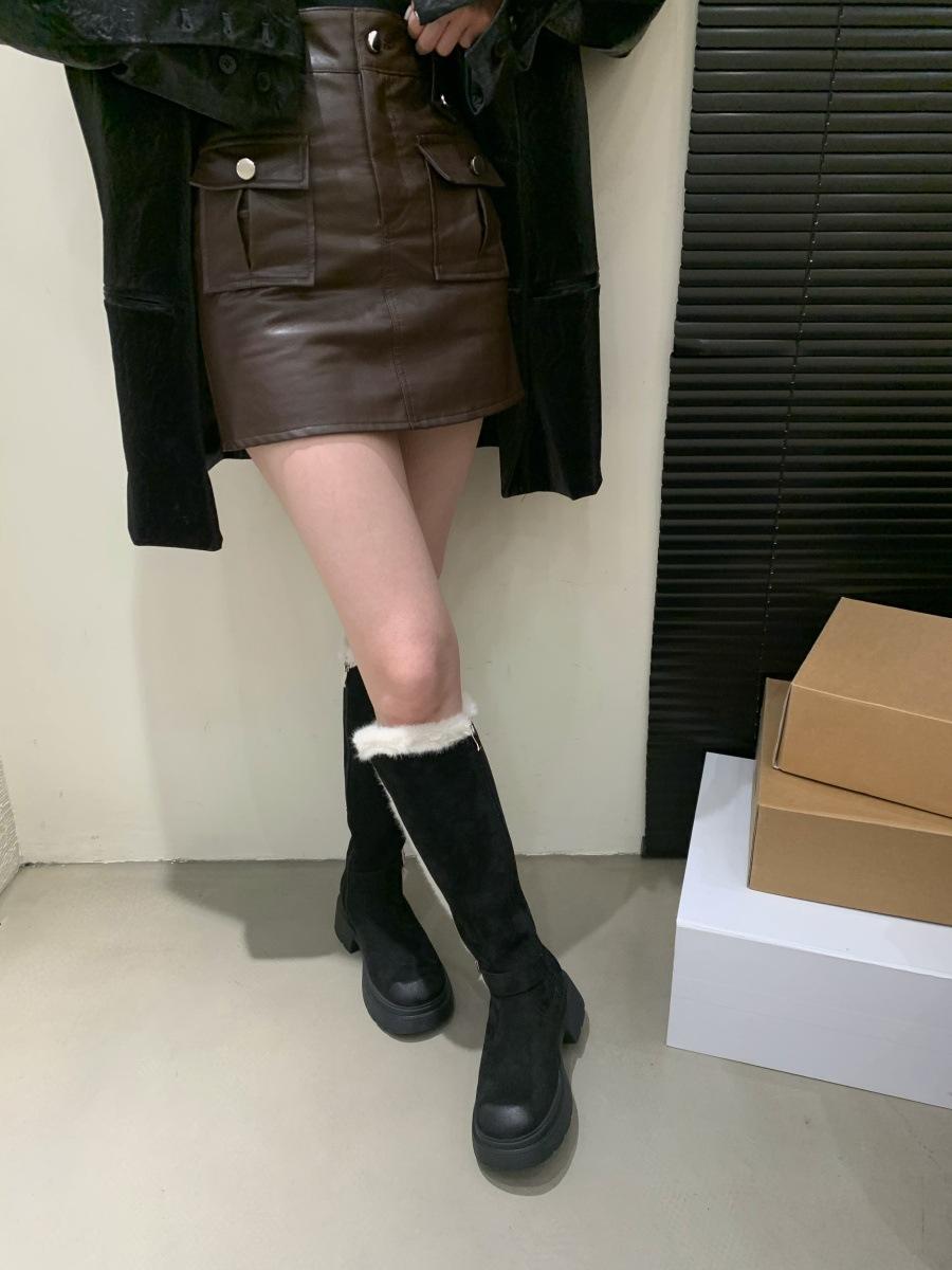 Длинные сапоги для детей супер популярны осенью и зимой, и они отлично выглядят.. Они популярны, но колено маффин толстая подошва навалена толстым снегом 35