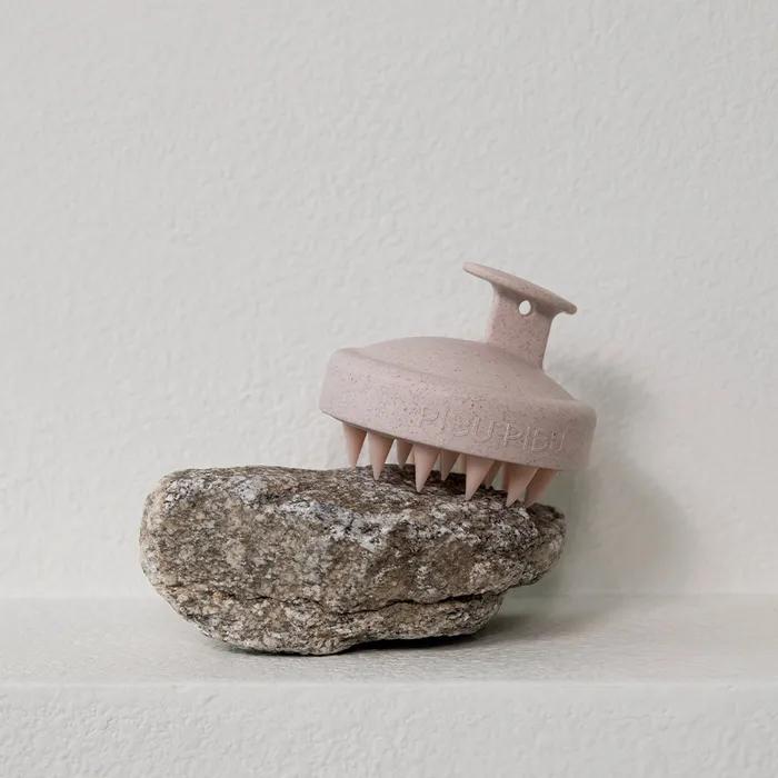 

В 3 раза более освежающая_Щетка для глубокого очищения шампунем