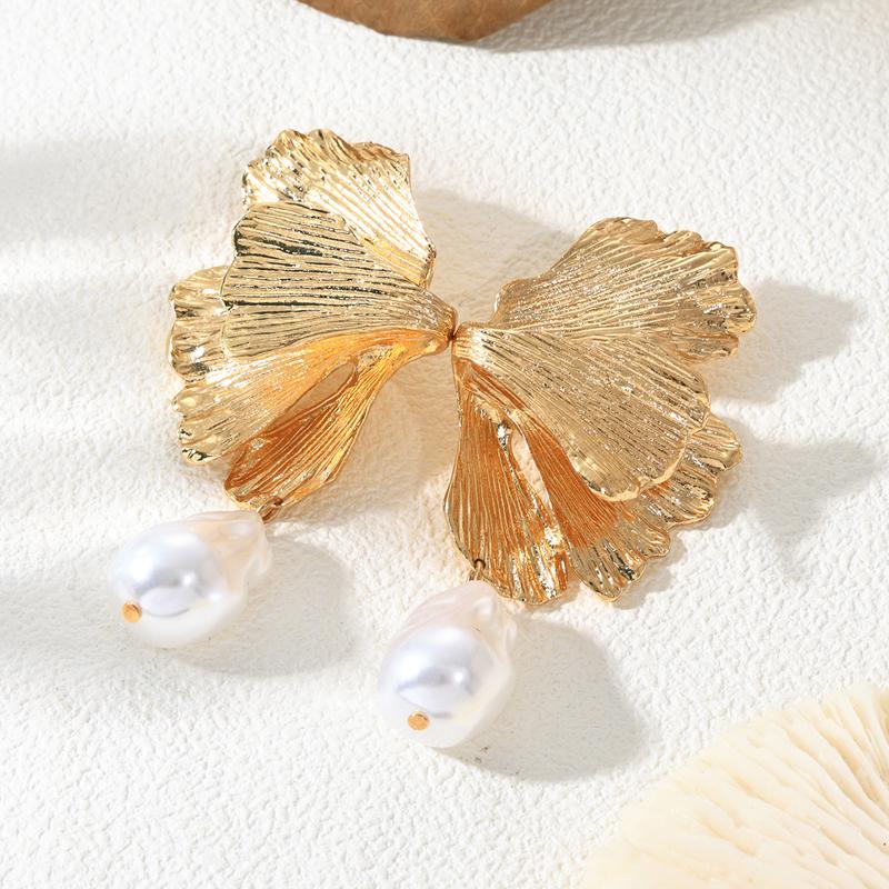 Vintage Irregular Earrings Imitation Pearl Pendant Earrings for Women Trend 2026 Leaves Piercing Earring Jewelry Accessories