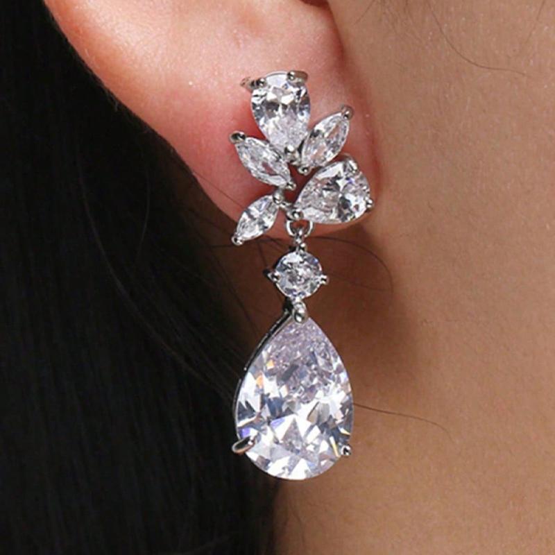 European and American fashionable women's sweet water droplet temperament elegant personality creative pear shaped earrings dinner earrings