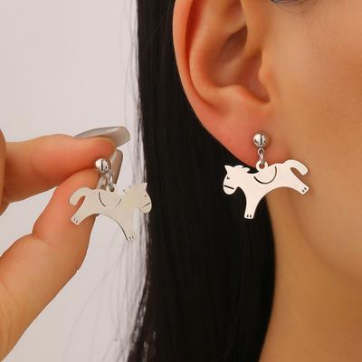 Minimalist Horse Pendant Earrings Retro Elegant Luxury Lucky New Year Jewelry