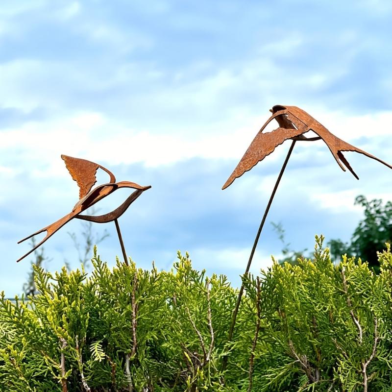 Rostige Eisen Schwalbe Skulptur Gartenstäbe Eisen Kolibri Gartenstab Dekoration für Terrassen und Rasenverzierung