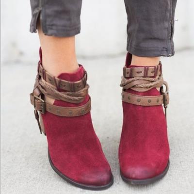 Mode Européenne Américaine Rétro Bottes pour Femmes 2024 Automne et Hiver Nouvel Article Sens du Design Boucle de Ceinture Métallique Bottes pour Femmes à Talons Hauts