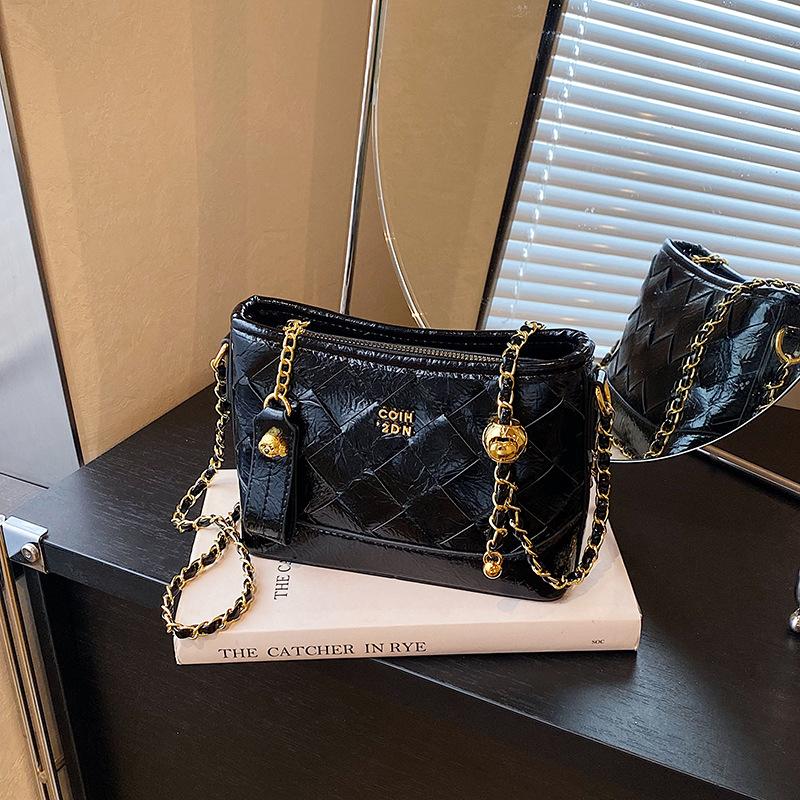 

Bucket bag women s summer new fashionable chain stray bag fashionable fashionable messenger bag bag чёрный