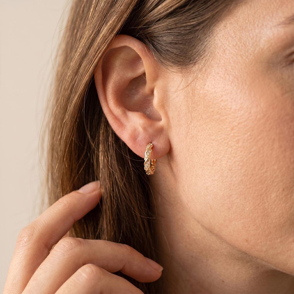 Mobius Circle Luxury Ear Cuffs: Exquisite High-End Earrings with Unique Style