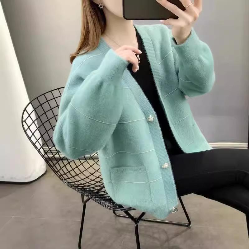 

Женский свободный вязаный кардиган с V-образным вырезом, осень и зима, новый ленивый стиль, модный, простой повседневный полосатый свитер-жакет one size циан