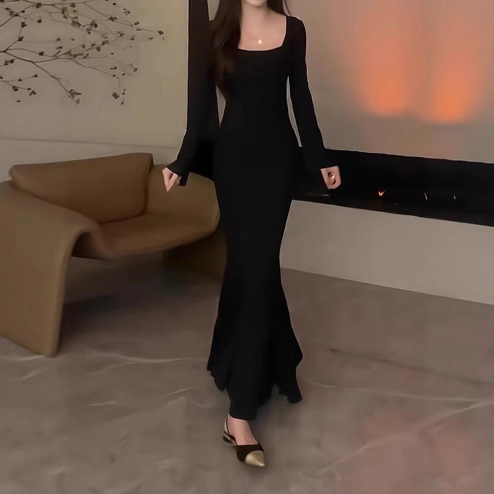 Autumn women's new popular models, beautiful step-by-step lotus black fishtail dress, autumn wear a long dress