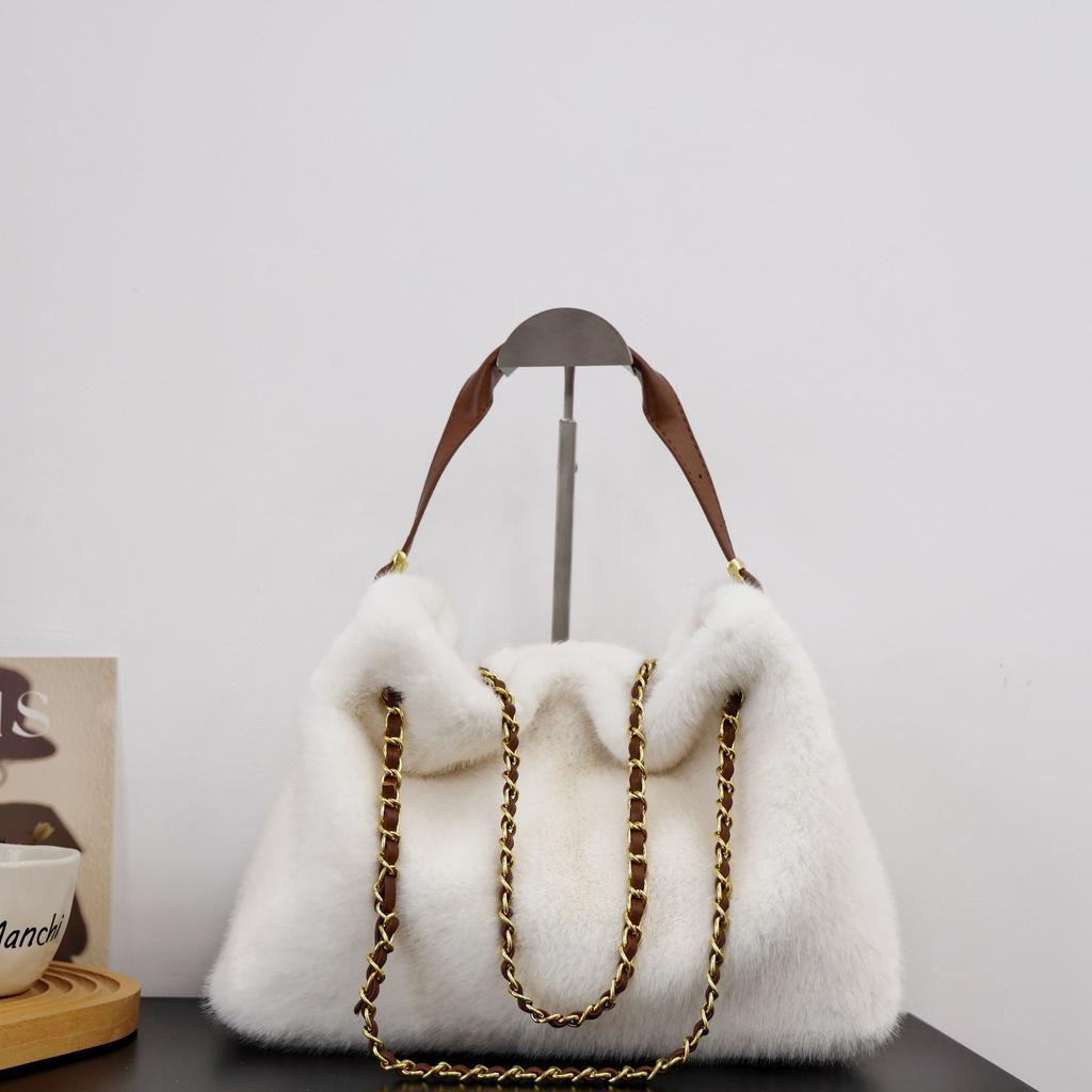 Elegant Faux Fur Shoulder Bags for Women Large Capacity Ladies Soft Plush Chain Handbags Fluffy Solid Color Underarm Bags Winter