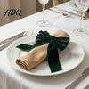 Anneaux de Serviette Nœud en Velours 6 Pièces Anneaux Porte-Serviettes en Tissu de Noël Nœuds Décoratifs Rouges pour Serviettes Vert Décor de Table Fête de Fête de Fête Festif