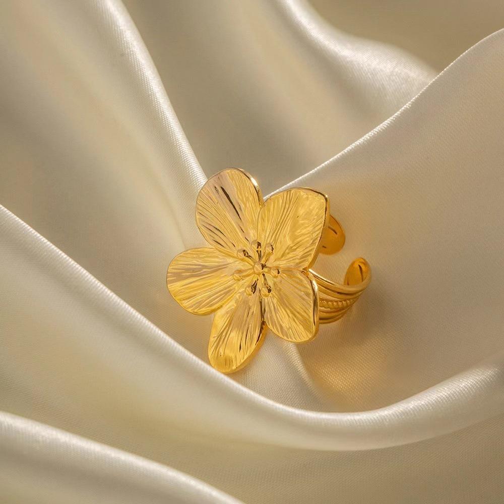 Exaggerated Big Flower Rings For Women Gold Color Sunflower Finger Ring Female Fashion Aesthetic Jewelry Gift