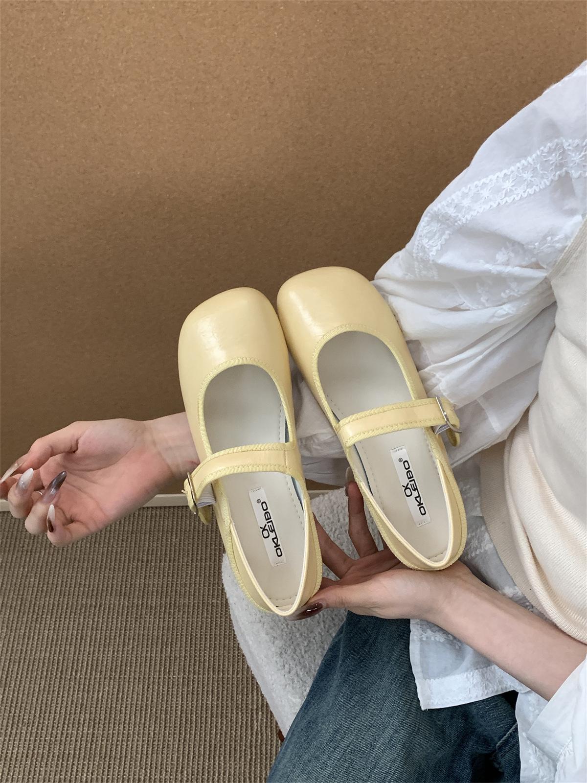 

Flat-bottomed silver Mary Jane shoes women s shoes spring and autumn 2025 new light-mouth round head one-word strap with skirt single shoes 39 жёлтый