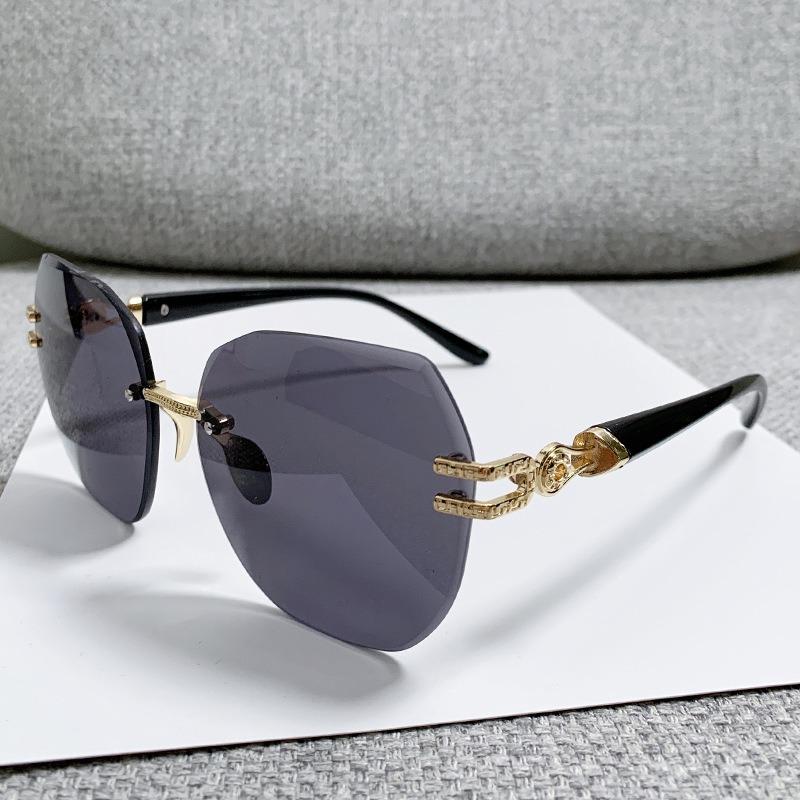 

Трендовые безободковые солнцезащитные очки UV400 в стиле ретро женские с большой оправой, аксессуары для шопинга, очки для ношения на улице, для вождения, пляжные солнцезащитные очки для мужчин