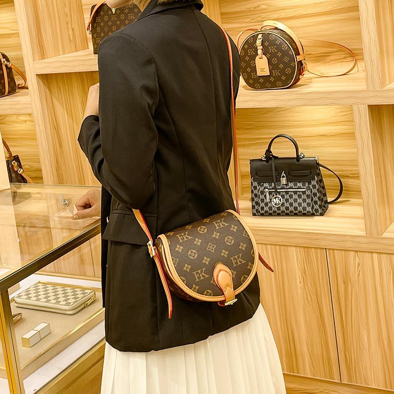 Unique Design Genuine Leather Women's Bag, Semi-circular Saddle Bag, Versatile Women's One Shoulder Crossbody Bag, New Small Bag