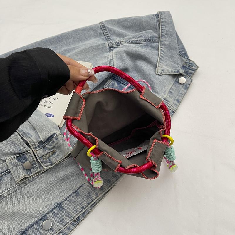 Carto embroidered handbag - casual and fashiable, single shoulder bag, lightweight, suitable for commuting, crossbody bag