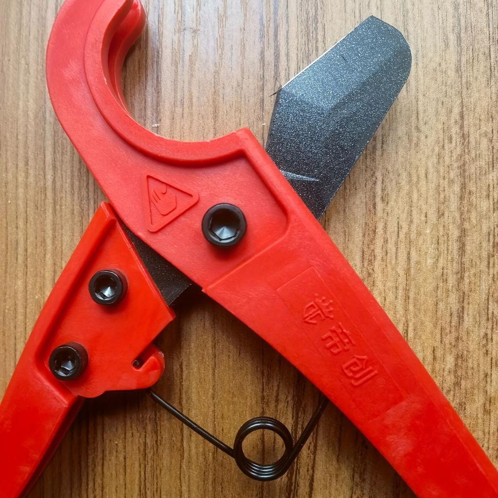 [Tagliatubi Rosso] Tagliatubi in PVC Rosso Durevole con Lama a Rilascio Rapido | Forbici Ergonomiche per Tubi in Alluminio e Plastica
