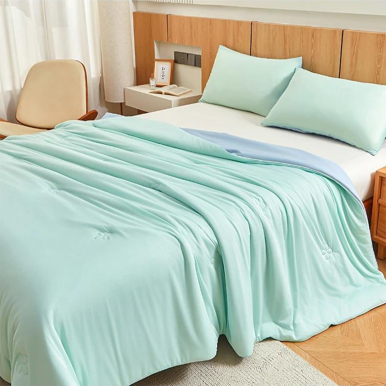 Super Soft Cooling Quilt Summer Cool Quilt Skin Friendly Quilt Air Condition Comforter Solid Ice Silk Cool Blanket Thin Quilt for Bed