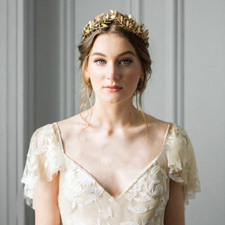 Baroque Style Wedding Party Headband Model Show Hairband with Leaves Headband