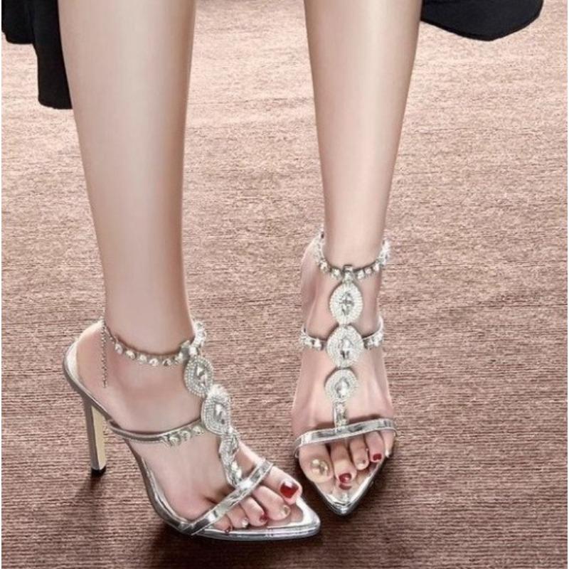 Mote Nye Sommer Moteable Krystallkjede Ankelstropp Sandaler Kvinner Bryllupsbankettsko Sexy Spiss Tå Stripperhæler Gull Sølv