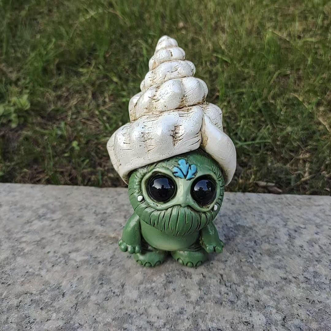 

Funny Alien Doll Resin Ornament - Fantasy Creature Elf Sculpture for Home Decoration