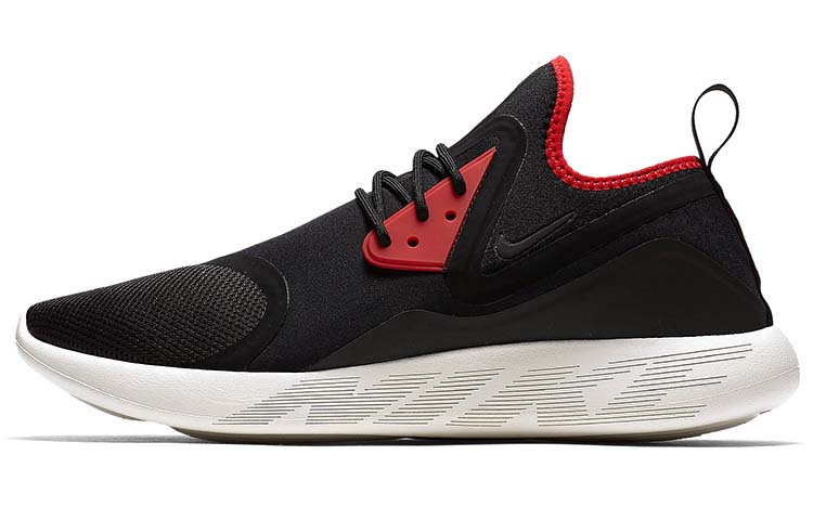 

Nike LunarCharge Essential 923619-008 42