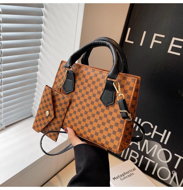 

Женская ретро-клетчатая сумка 2023 года - Высококлассная модная сумка через плечо и кроссбоди темно-коричневого