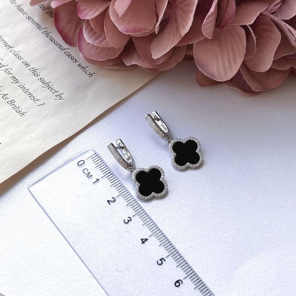 Silberohrringe mit natürlichem Onyx und Zirkonia (60001997)