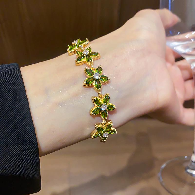 Korean Zircon Flower Drawstring Bracelet: Elegant Light Luxury Jewelry for Women