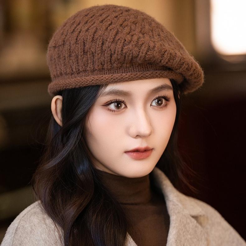 Women's Wool Beret Autumn and Winter Windproof Warm British Style Knitted Wool Hat Windproof Thick Warm Hat for Skiing, Running, Cycling