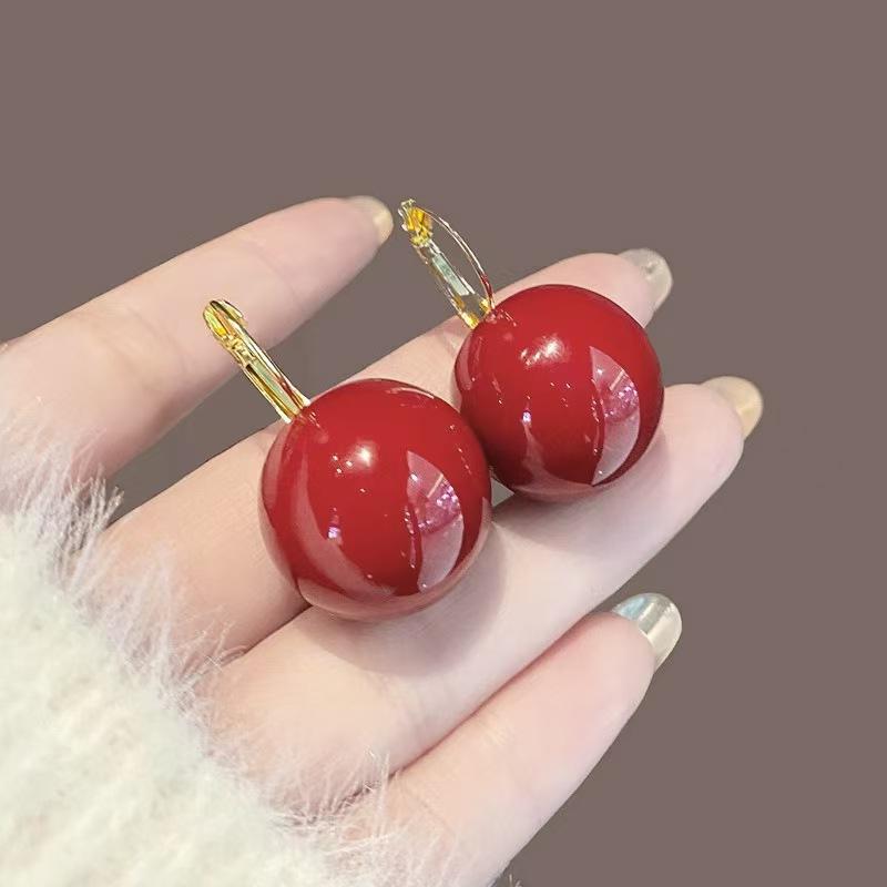 Hong Kong style elegant temperament pearl earrings women's ear buckle type niche unique design earrings European and American cold wind earrings