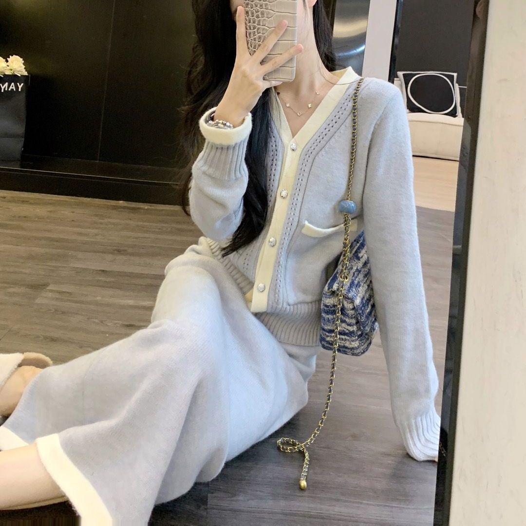 

High-End Blue & White Color-Block V-Neck Cardigan & Skirt Set for Autumn/Winter S (Recommended for under 98cm)