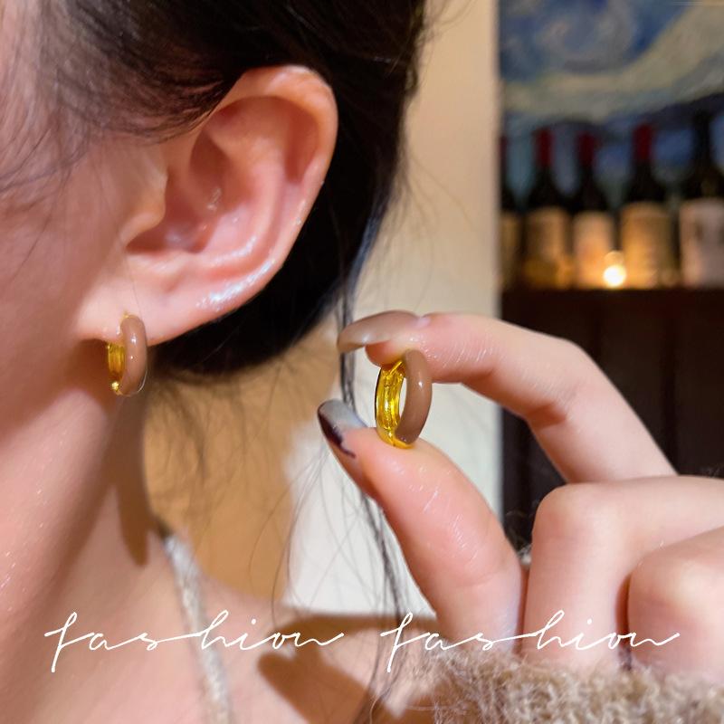 White drop glaze ring earrings light luxury niche ear buckle Hong Kong style unique earrings