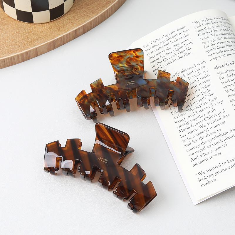 2024 French Minimalist Large Acetate Claw Hair Clip for Women – Strong Grip, High-End Shark Style