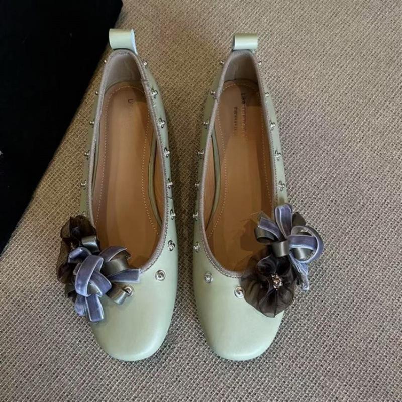 Inner heightening women's shoes 2025 spring and autumn French round head flat bottom Mary Jane shoes rivets shallow mouth single shoes