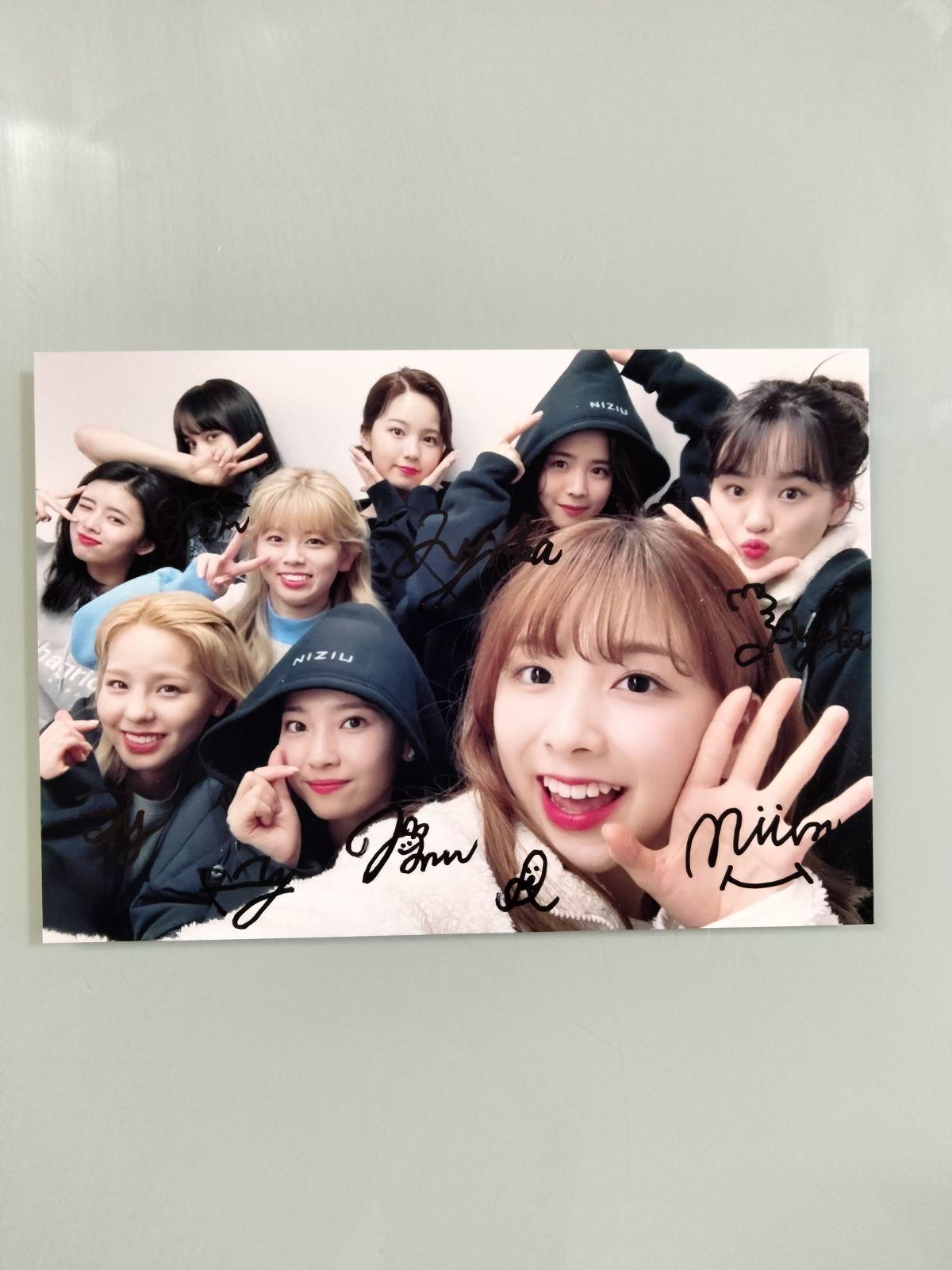 

[USED] On sale now... NiziU autographed L-size photo