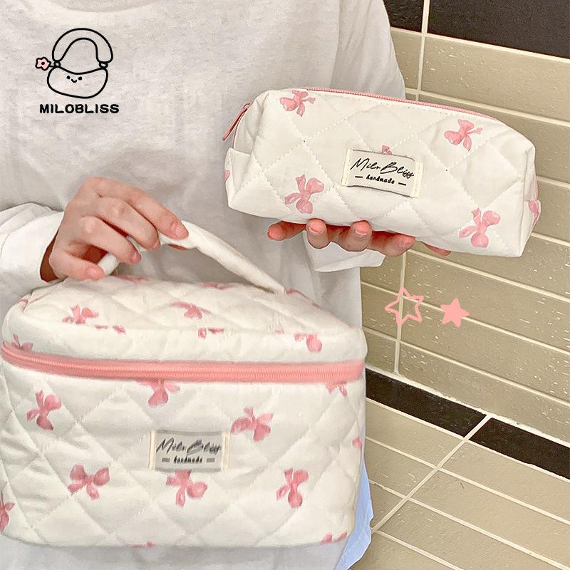 Chic and Spacious Cotton Cosmetic Bag: High-Grade Portable Storage for Makeup and Toiletries