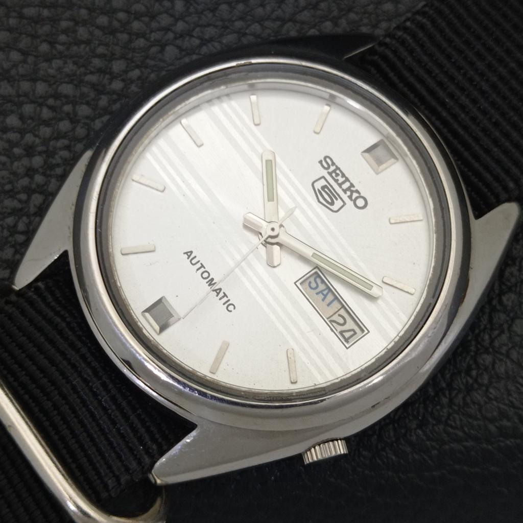 AUTOMATIC 7009A VINTAGE SEIKO 5 JAPAN MENS SILVER COLOR DIAL WATCH A701551-5 R206b-a701551
