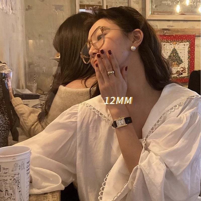 

Серьги-пусеты с жемчугом Женские Высококлассные Новые Серьги Легкая Роскошь Нишевые Серьги