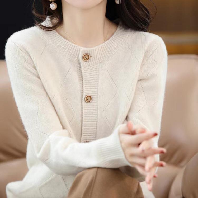 Women's Round Neck Knitted Cardigan for Autumn and Winter Jacquard Single Breasted Sweater for Women