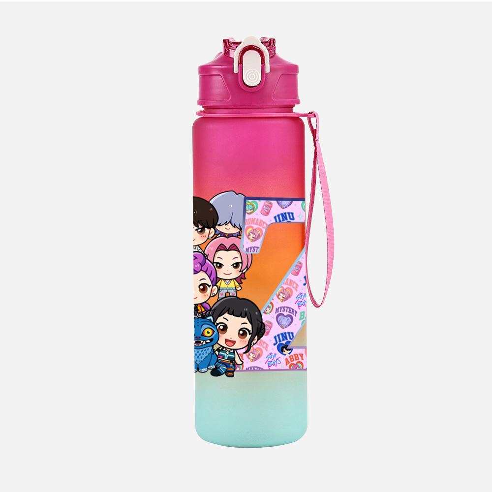 26 Lettere Inglesi K-Pop Demon Hunters Stampato 750ml Borraccia Grande Capacità Tazza da Bere Portatile Sport all'Aperto Tazza da Acqua Regalo per Bambini