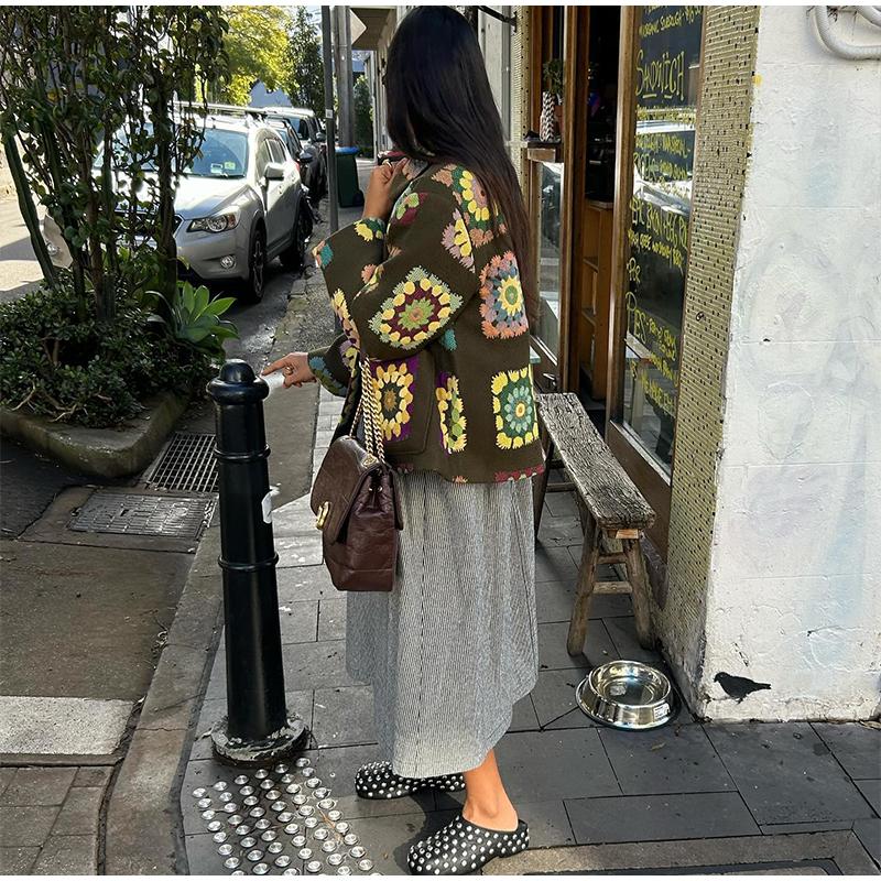 Jacquard Short Jacket Embroidery Thickened Warm Women Patchwork Lapel Short Coat Large Size Long Sleeve Loose Casual Outwear Retro Style Autumn