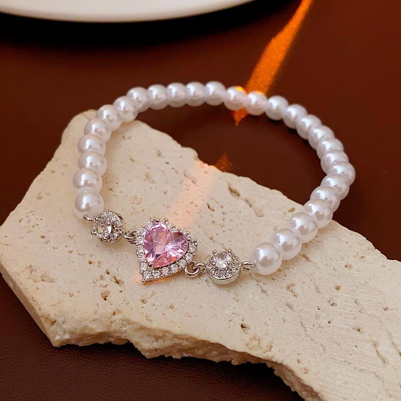 Retro Zircon Cat Pearl Bracelet: Elegant, Fashionable, and Versatile Jewelry for Women.