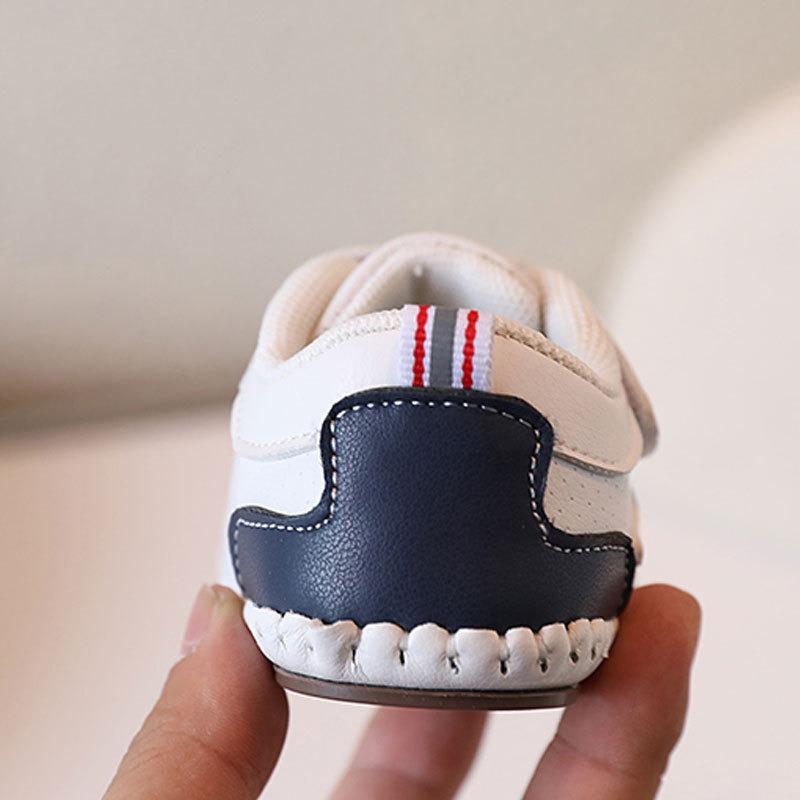 Spring/Autumn Style Soft-Soled Walking Shoes for 0-1.5 Years Old Boys and Girls, Infant Toddler White Sneakers.