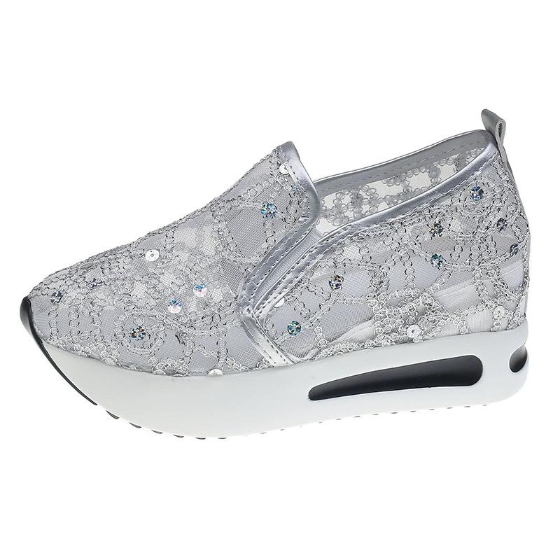 Scarpe singole casual traspiranti in rete con suola piatta alla moda da donna, con altezza interna maggiorata