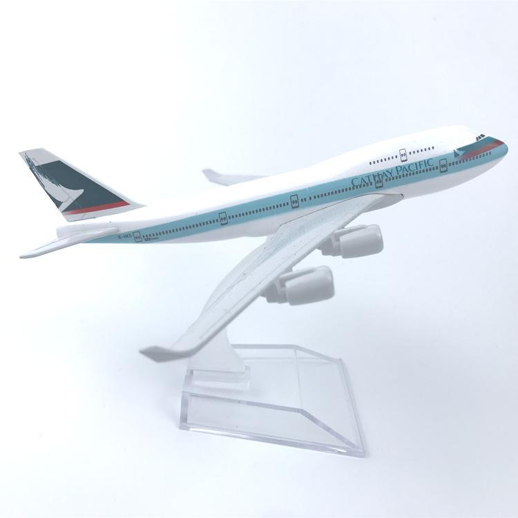 

16CM Alloy Airplane Model Hong Kong Cathay Pacific 747 Collectible With Landing Gear Children s Toy Gift