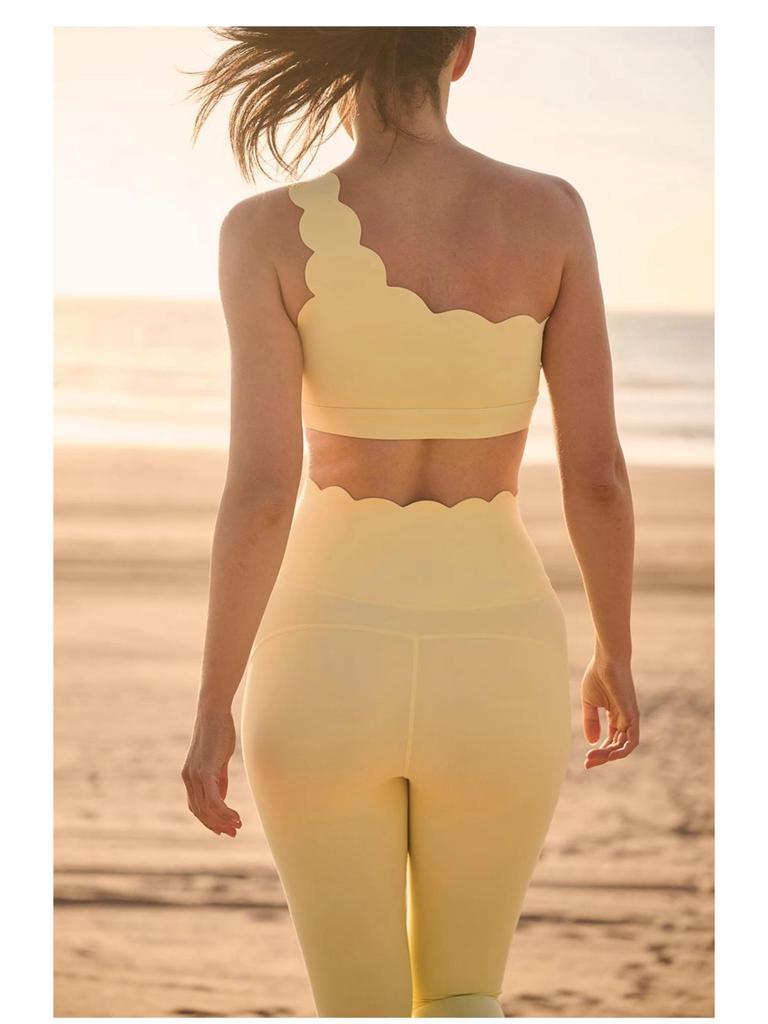 Shockproof Medium Support Backless Sports Bra with Removable Cups - Minimizes Chest Appearance for Yoga & Fitness