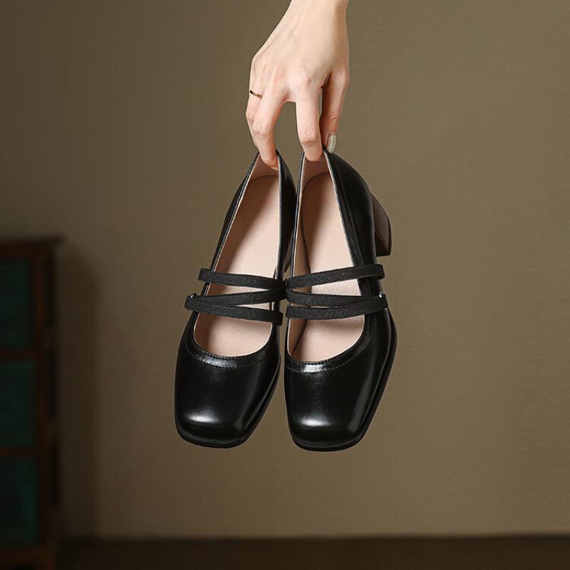 

Новые повседневные женские маленькие кожаные туфли на одну ногу, с квадратным носком и туфли для ног, женский черный средний каблук, женские туфли на квадратном каблуке всего 39 чёрный